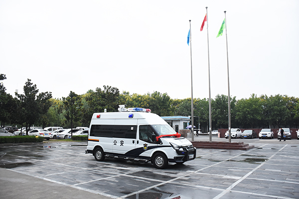 安徽馬鞍山市采購(gòu)警用防暴車(圖3)
