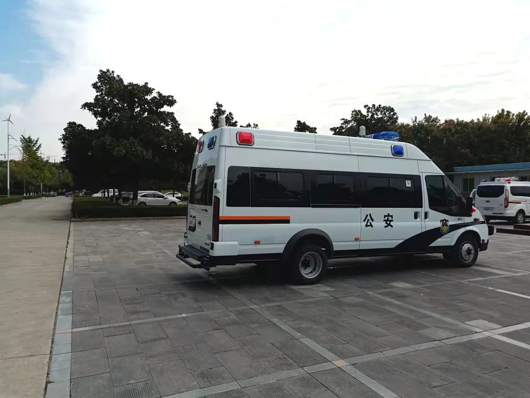 甘肅酒泉采購多功能囚車(圖5) 甘肅酒泉采購多功能囚車(圖5)