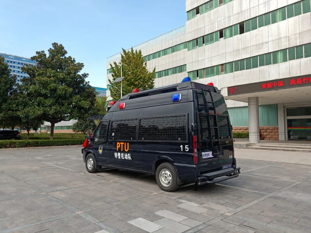 四川蒼溪縣采購(gòu)防暴指揮車(圖5) 四川蒼溪縣采購(gòu)防暴指揮車(圖5)