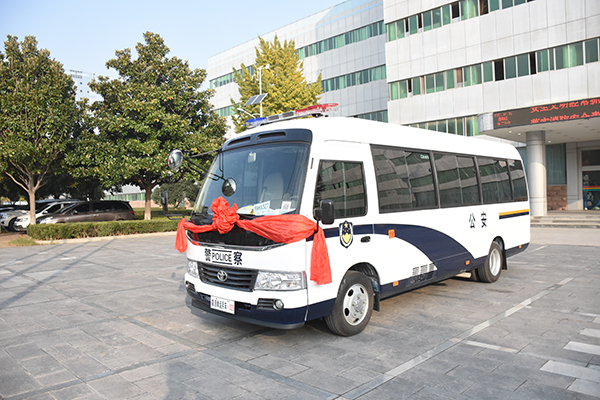 四川普格縣采購(gòu)多功能運(yùn)兵車(圖2)