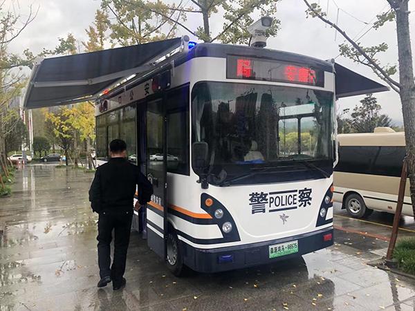 陜西安康移動(dòng)警務(wù)室上崗執(zhí)勤(圖1)