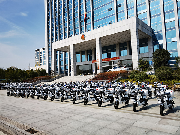 200臺(tái)兩輪電動(dòng)巡邏車亮相安徽利辛縣治安一線(圖2)