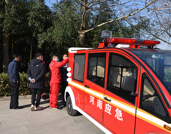 河南應(yīng)急救援中心向全省優(yōu)秀基層單位捐贈(zèng)電動(dòng)消防巡邏車(圖13) 河南應(yīng)急救援中心向全省優(yōu)秀基層單位捐贈(zèng)電動(dòng)消防巡邏車(圖13)
