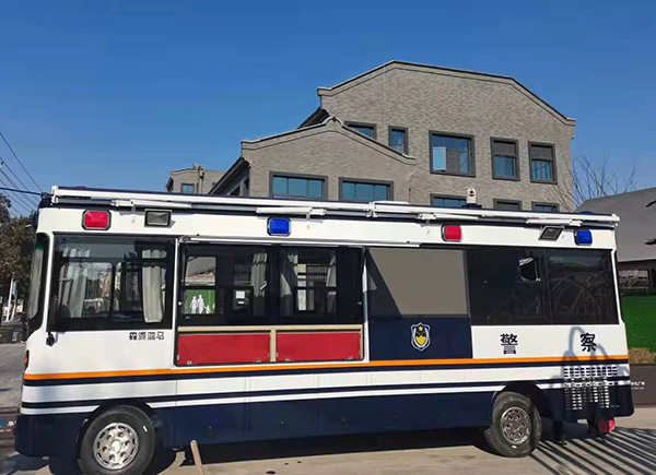 安徽亳州移動警務(wù)室列裝上崗(圖4) 安徽亳州移動警務(wù)室列裝上崗(圖4)