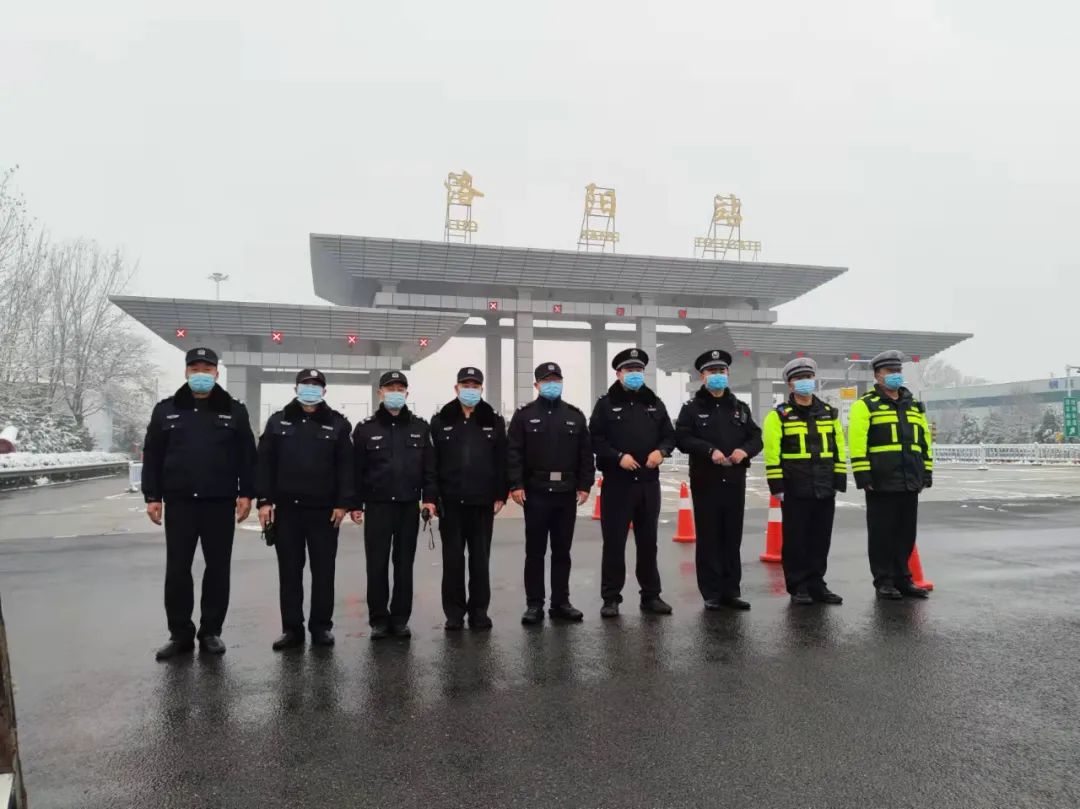 洛陽(yáng)市疫情防控交通卡點(diǎn)啟動(dòng)(圖7) 洛陽(yáng)市疫情防控交通卡點(diǎn)啟動(dòng)(圖7)