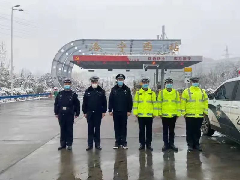 洛陽(yáng)市疫情防控交通卡點(diǎn)啟動(dòng)(圖8) 洛陽(yáng)市疫情防控交通卡點(diǎn)啟動(dòng)(圖8)