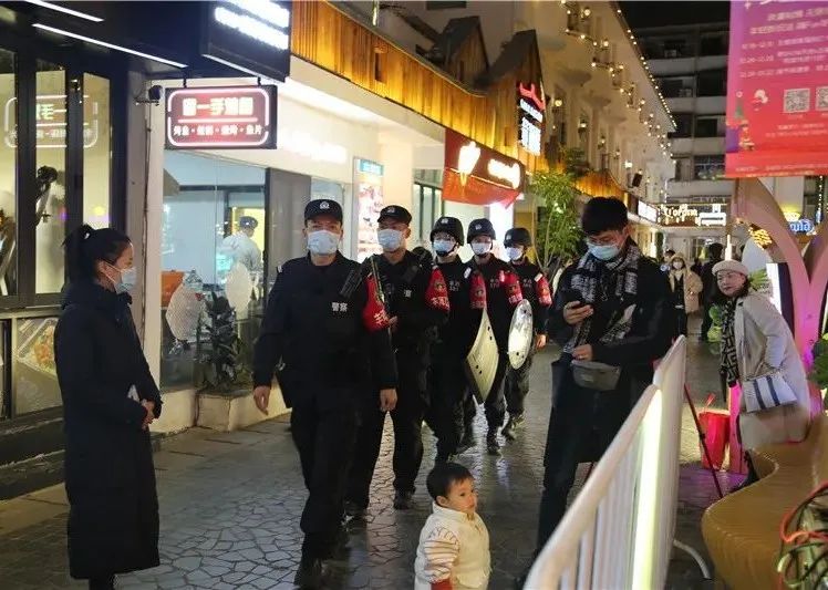 豐澤警方 平安“警”相隨(圖4) 豐澤警方 平安“警”相隨(圖4)