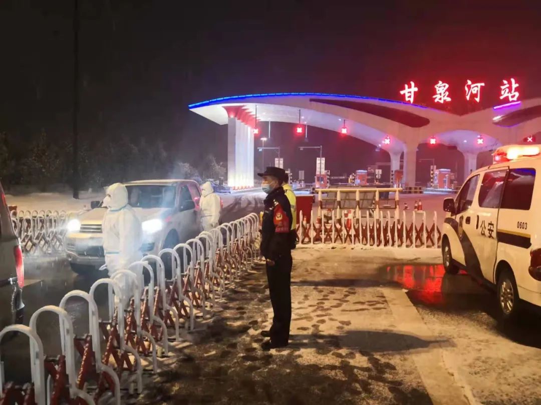 頂風雪，戰(zhàn)嚴寒，洛陽警察戰(zhàn)斗力滿格！(圖5)