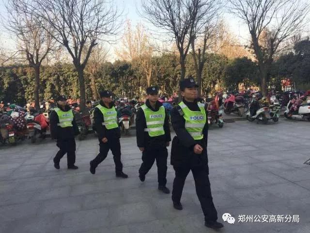 守護(hù)平安，鄭州高新分局新型移動警務(wù)室投入使用(圖2)