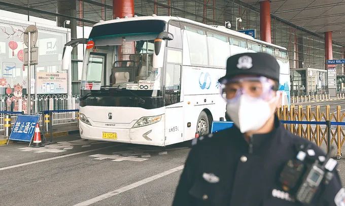 首都機(jī)場公安保障冬奧出港高峰時(shí)段交通順暢(圖2)