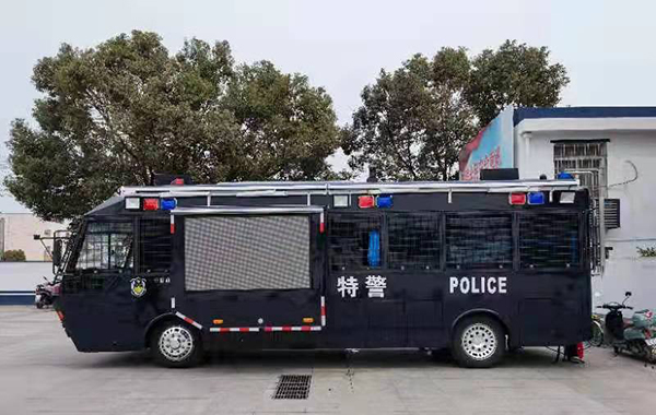 安徽懷寧縣移動智慧警務(wù)服務(wù)站 護(hù)航發(fā)展保平安(圖2) 安徽懷寧縣移動智慧警務(wù)服務(wù)站 護(hù)航發(fā)展保平安(圖2)