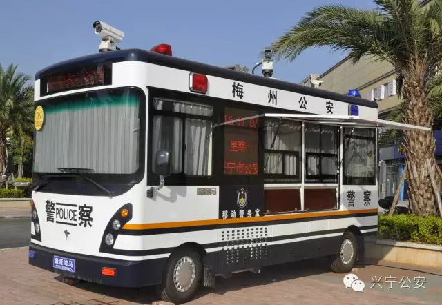 巡防新武器--移動警務(wù)室(圖1) 巡防新武器--移動警務(wù)室(圖1)