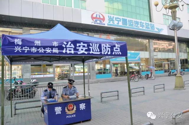 巡防新武器--移動警務(wù)室(圖8) 巡防新武器--移動警務(wù)室(圖8)