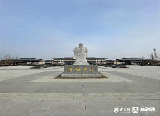 魯南高鐵嘉祥北站:移動(dòng)的警務(wù)室 群眾的安全崗(圖1) 魯南高鐵嘉祥北站:移動(dòng)的警務(wù)室 群眾的安全崗(圖1)