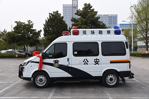 維穩(wěn)安民 保駕護(hù)航||內(nèi)蒙古杭錦后旗采購(gòu)現(xiàn)場(chǎng)勘察車(圖4) 維穩(wěn)安民 保駕護(hù)航||內(nèi)蒙古杭錦后旗采購(gòu)現(xiàn)場(chǎng)勘察車(圖4)
