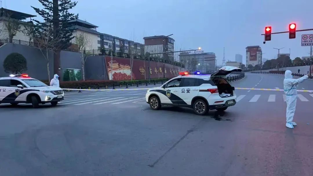 洛陽(yáng)公安抗疫紀(jì)實(shí)(圖4) 洛陽(yáng)公安抗疫紀(jì)實(shí)(圖4)