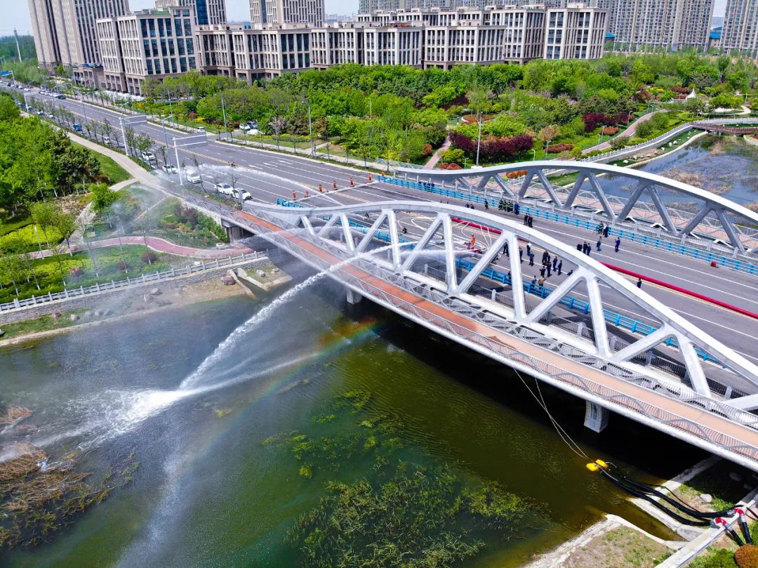 鄭州航空港消防開(kāi)展遠(yuǎn)程供水系統(tǒng)測(cè)試驗(yàn)收暨戰(zhàn)勤保障實(shí)戰(zhàn)拉動(dòng)演練(圖6) 鄭州航空港消防開(kāi)展遠(yuǎn)程供水系統(tǒng)測(cè)試驗(yàn)收暨戰(zhàn)勤保障實(shí)戰(zhàn)拉動(dòng)演練(圖6)