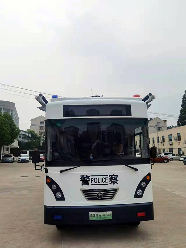 江蘇啟東市移動警務(wù)室上崗執(zhí)勤(圖1) 江蘇啟東市移動警務(wù)室上崗執(zhí)勤(圖1)