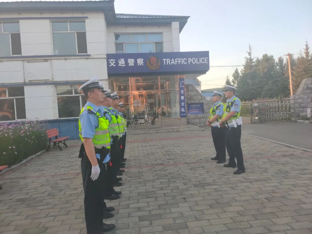 加強夜間巡邏防控 守護轄區(qū)安全||圖強分局夏季夜巡專項行動有序開展(圖6) 加強夜間巡邏防控 守護轄區(qū)安全||圖強分局夏季夜巡專項行動有序開展(圖6)