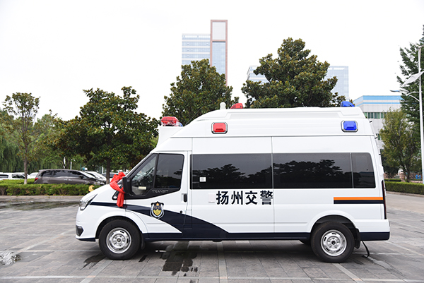 “互聯(lián)網(wǎng)+交管服務(wù)”||江蘇揚(yáng)州多功能指揮車上線(圖4) “互聯(lián)網(wǎng)+交管服務(wù)”||江蘇揚(yáng)州多功能指揮車上線(圖4)