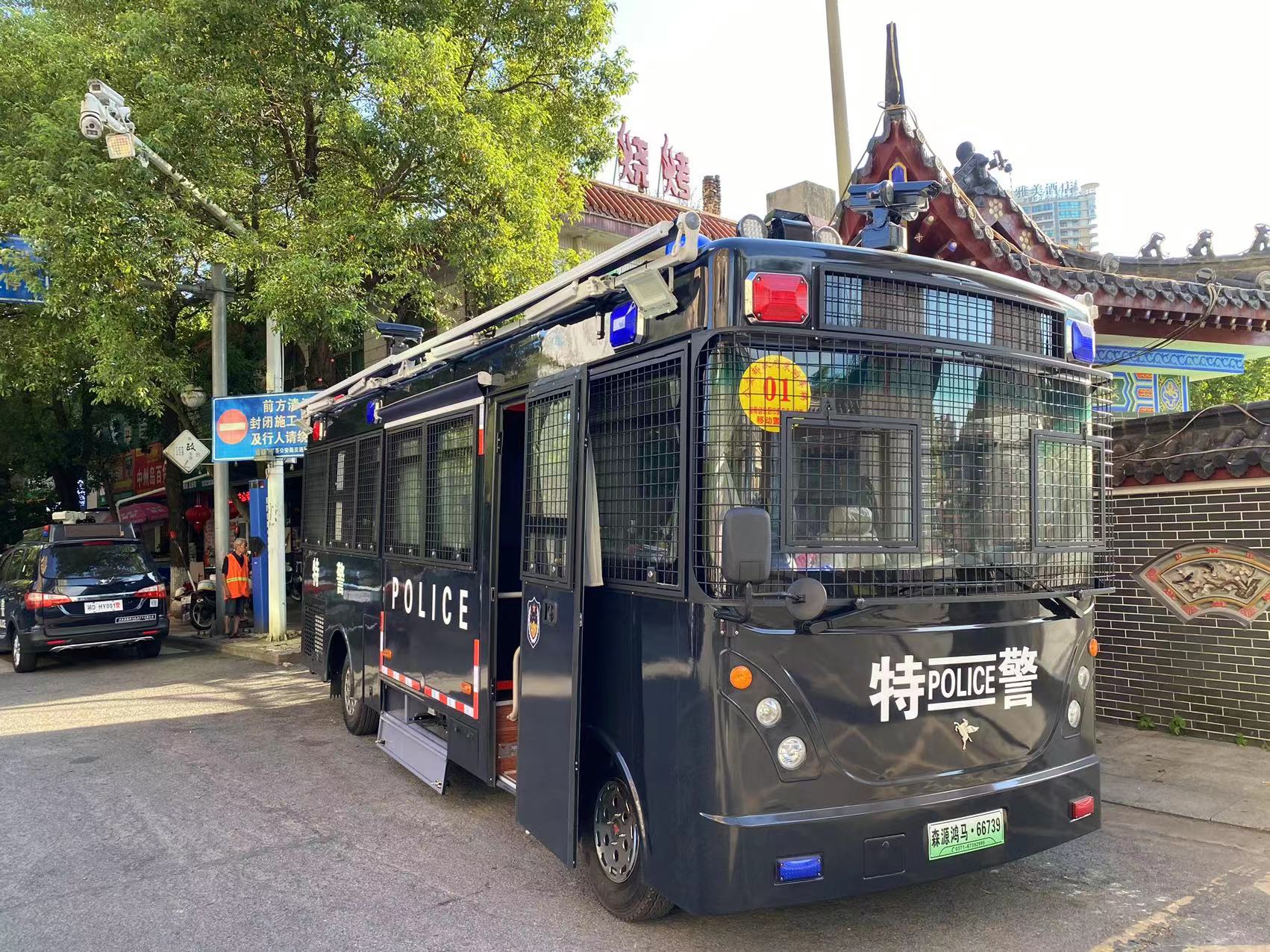湖南衡陽智慧警務(wù)便民工作站上崗(圖1) 湖南衡陽智慧警務(wù)便民工作站上崗(圖1)