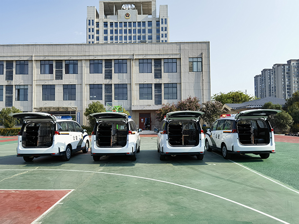 維護治安 震懾犯罪||安徽阜南縣多功能押解車上崗(圖6) 維護治安 震懾犯罪||安徽阜南縣多功能押解車上崗(圖6)