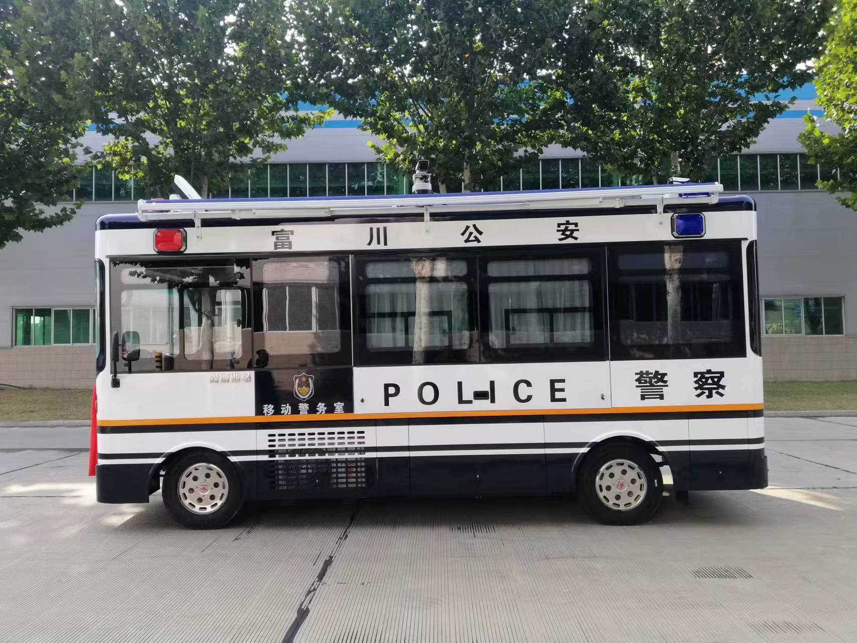 喜迎二十大 科技助力保平安||廣西富川縣采購指揮警務(wù)便民工作站(圖4) 喜迎二十大 科技助力保平安||廣西富川縣采購指揮警務(wù)便民工作站(圖4)