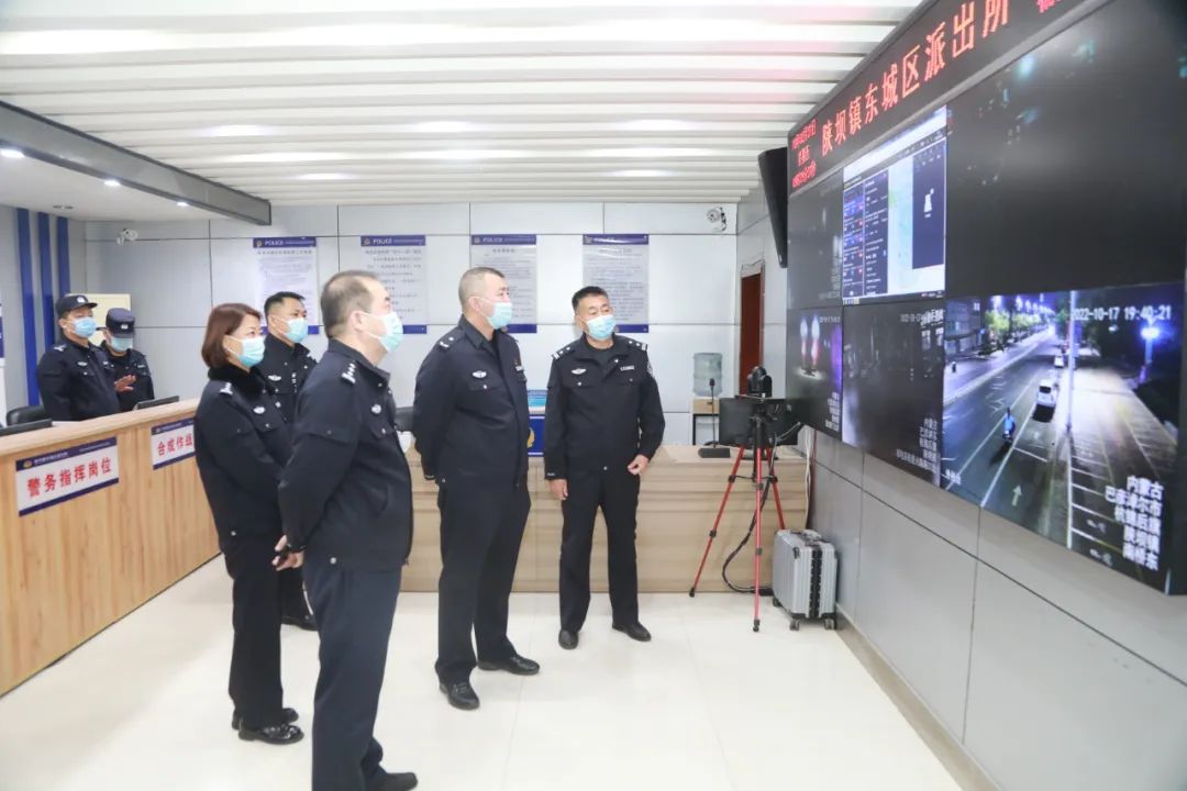 達(dá)日漢夫副市長(zhǎng)深入杭錦后旗督導(dǎo)檢查黨的二十大安保工作并看望慰問(wèn)基層民輔(圖1) 達(dá)日漢夫副市長(zhǎng)深入杭錦后旗督導(dǎo)檢查黨的二十大安保工作并看望慰問(wèn)基層民輔(圖1)