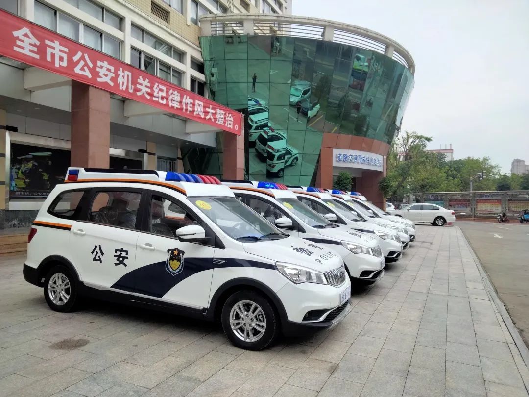 福建漳州電動巡邏車上崗(圖2) 福建漳州電動巡邏車上崗(圖2)