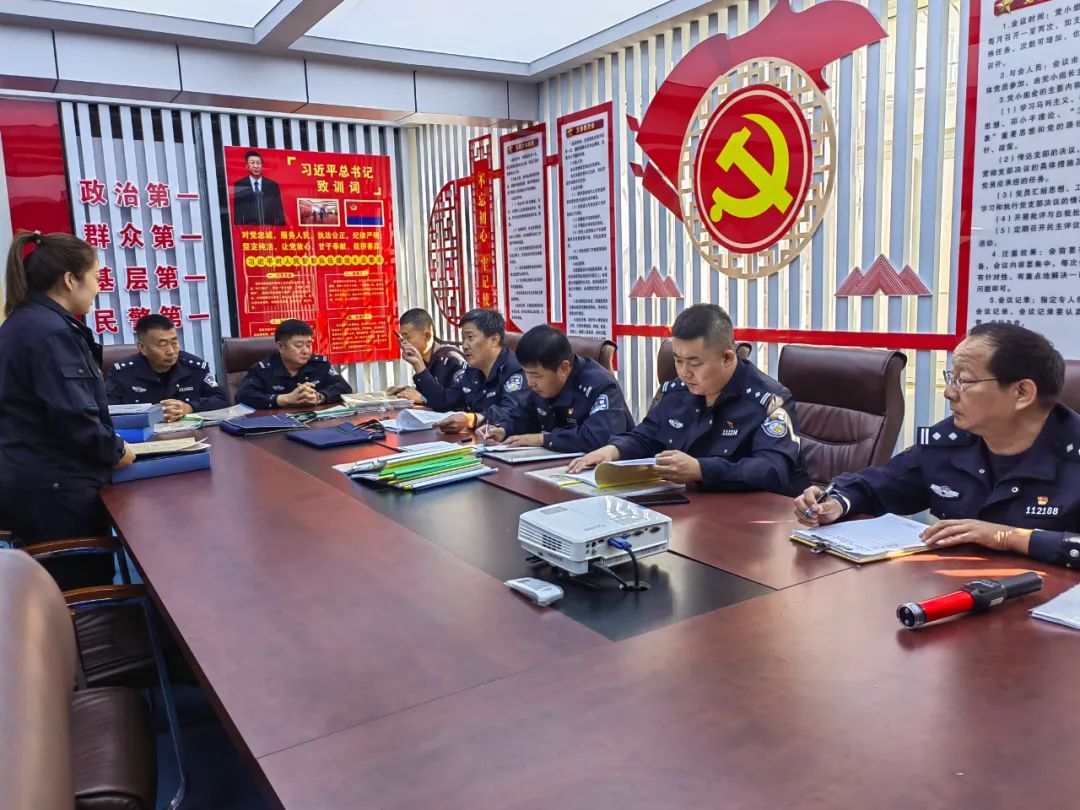 以督為戰(zhàn)，夯實(shí)監(jiān)督職責(zé)！以法御疫，強(qiáng)化法治保障！督察法制大隊(duì)助力疫情防(圖1)