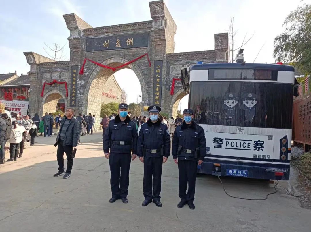 助抗疫 強(qiáng)防控||移動(dòng)警務(wù)室扎根疫情防控一線(圖3) 助抗疫 強(qiáng)防控||移動(dòng)警務(wù)室扎根疫情防控一線(圖3)