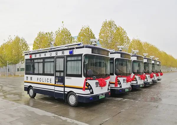 河南滎陽(yáng):6臺(tái)智慧警務(wù)便民服務(wù)工作站正式“入警”(圖2) 河南滎陽(yáng):6臺(tái)智慧警務(wù)便民服務(wù)工作站正式“入警”(圖2)