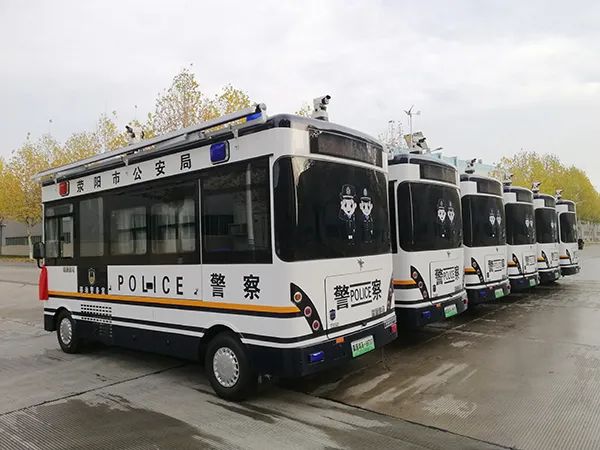 河南滎陽(yáng):6臺(tái)智慧警務(wù)便民服務(wù)工作站正式“入警”(圖4) 河南滎陽(yáng):6臺(tái)智慧警務(wù)便民服務(wù)工作站正式“入警”(圖4)