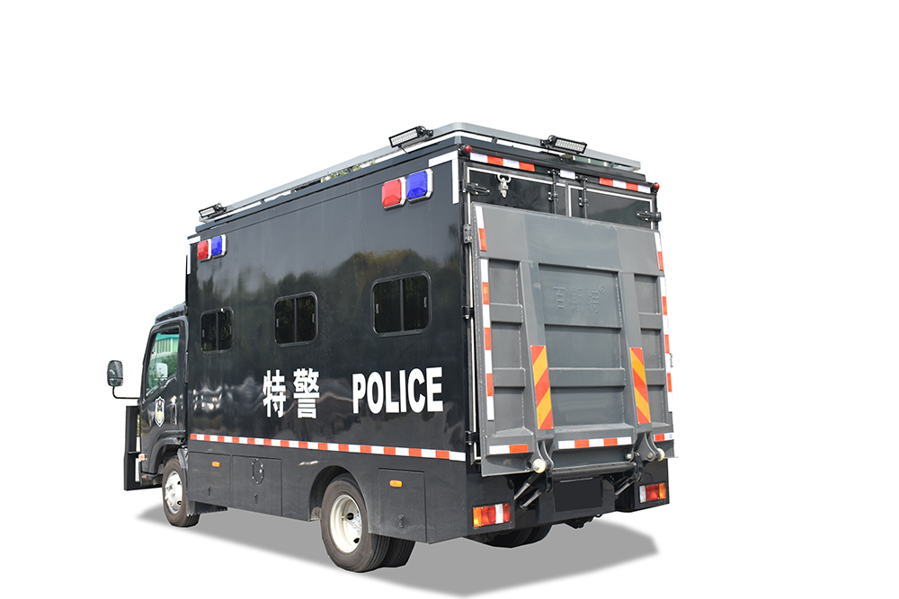 森源鴻馬重磅推出治安卡口拒馬裝備車(圖3) 森源鴻馬重磅推出治安卡口拒馬裝備車(圖3)