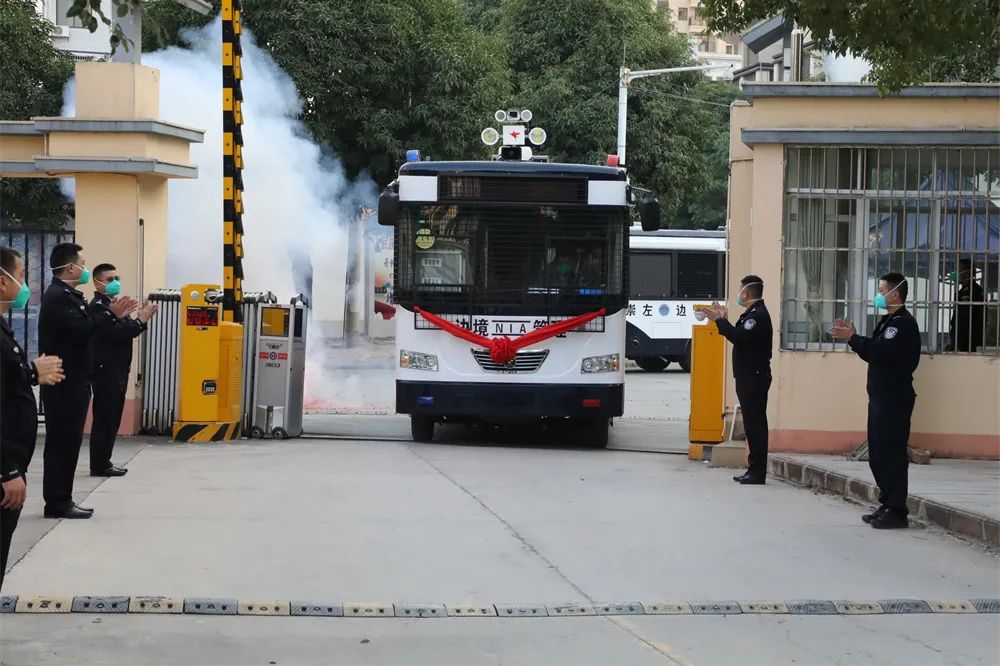 再添“新力量”！崇左邊境管理支隊舉行警用裝備配發(fā)儀式(圖6)