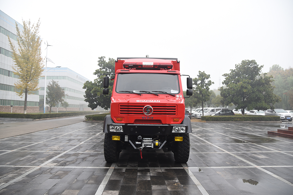 全地形森林消防車 涉水深度1.5米(圖2) 全地形森林消防車 涉水深度1.5米(圖2)