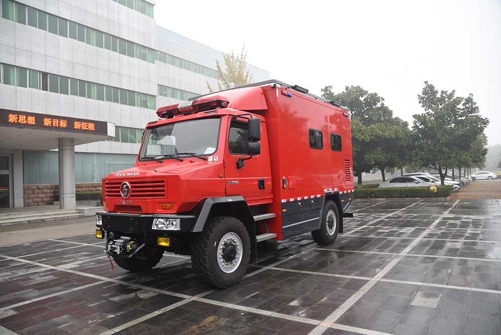 全地形森林消防車 涉水深度1.5米(圖3) 全地形森林消防車 涉水深度1.5米(圖3)