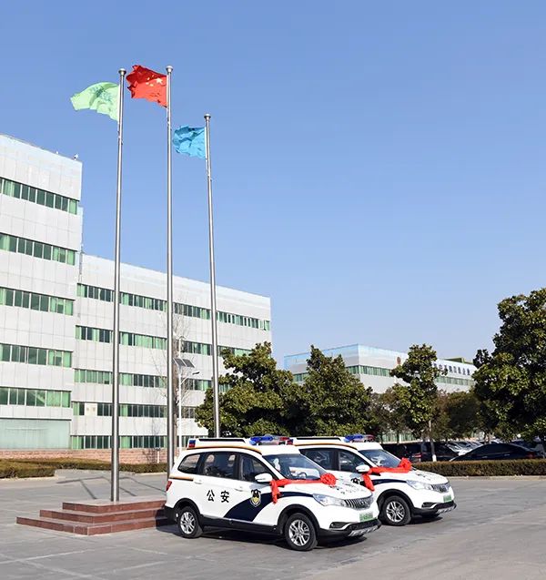 夯實(shí)基層基礎(chǔ) 提升警務(wù)效能——森源鴻馬電動(dòng)巡邏車開赴甘肅酒泉(圖2) 夯實(shí)基層基礎(chǔ) 提升警務(wù)效能——森源鴻馬電動(dòng)巡邏車開赴甘肅酒泉(圖2)