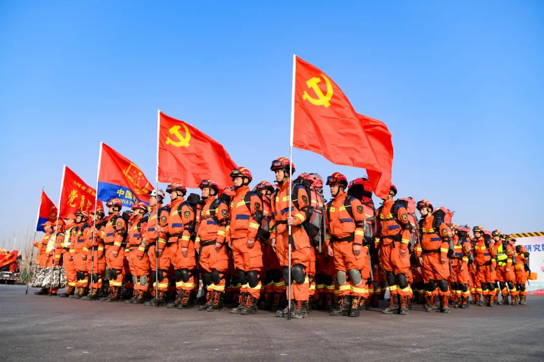 森源鴻馬智能指揮方艙擔(dān)綱“守護(hù)中原-2023”地震災(zāi)害救援跨區(qū)域演練指揮重任(圖1) 森源鴻馬智能指揮方艙擔(dān)綱“守護(hù)中原-2023”地震災(zāi)害救援跨區(qū)域演練指揮重任(圖1)