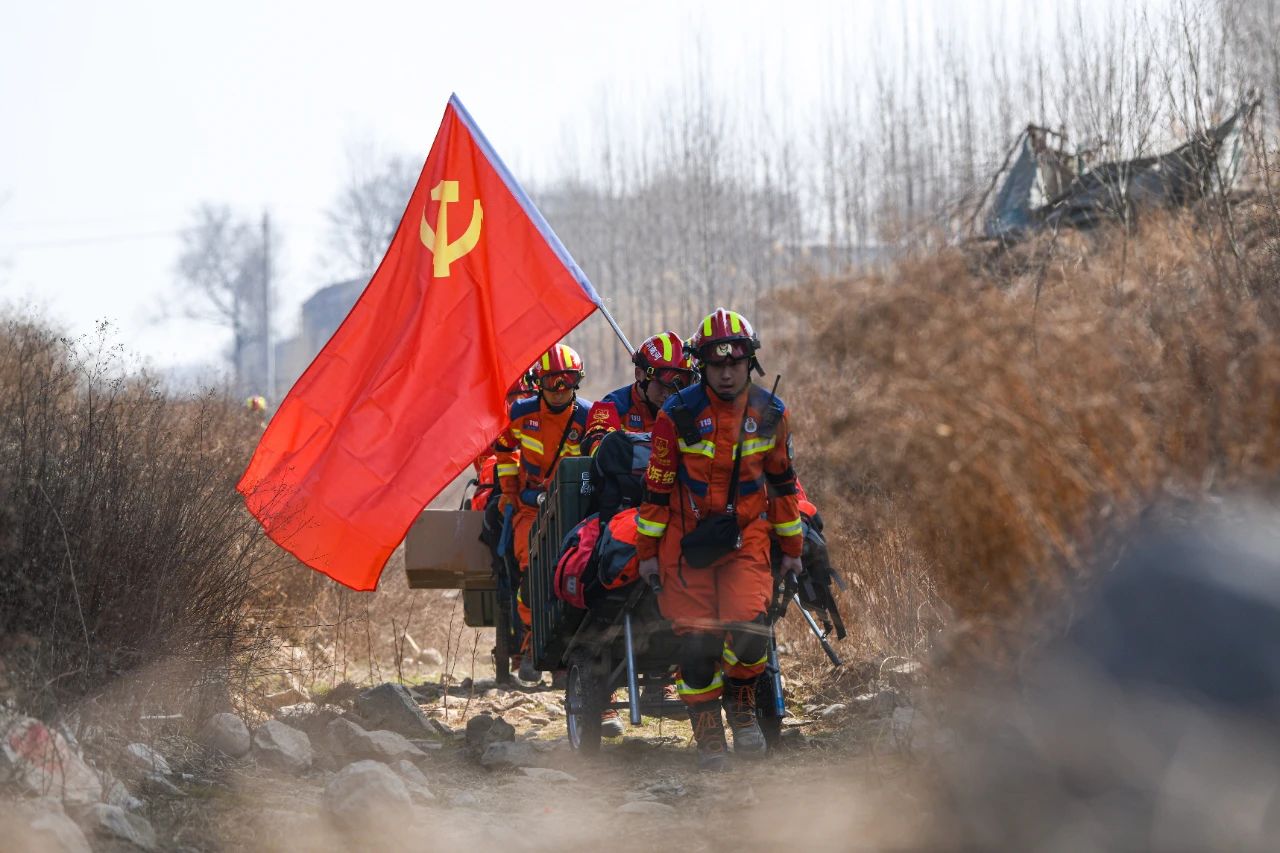 森源鴻馬智能指揮方艙擔(dān)綱“守護(hù)中原-2023”地震災(zāi)害救援跨區(qū)域演練指揮重任(圖7) 森源鴻馬智能指揮方艙擔(dān)綱“守護(hù)中原-2023”地震災(zāi)害救援跨區(qū)域演練指揮重任(圖7)