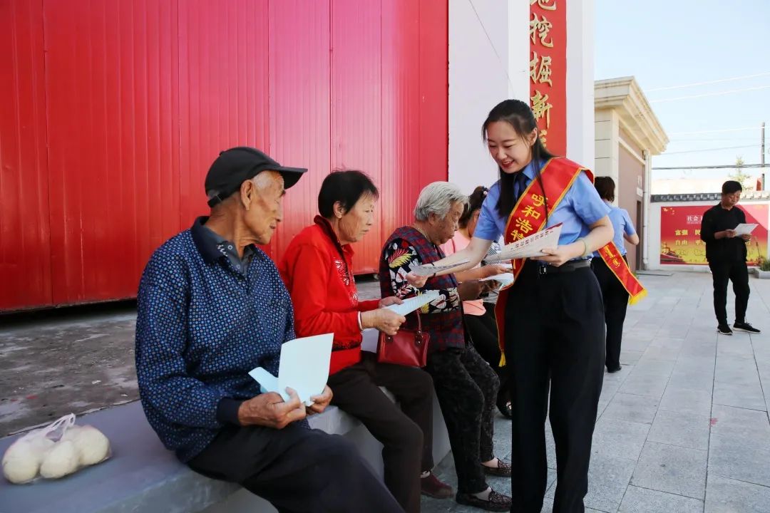 檢察直通車:送法進鄉(xiāng)村 普法潤人心(圖3) 檢察直通車:送法進鄉(xiāng)村 普法潤人心(圖3)