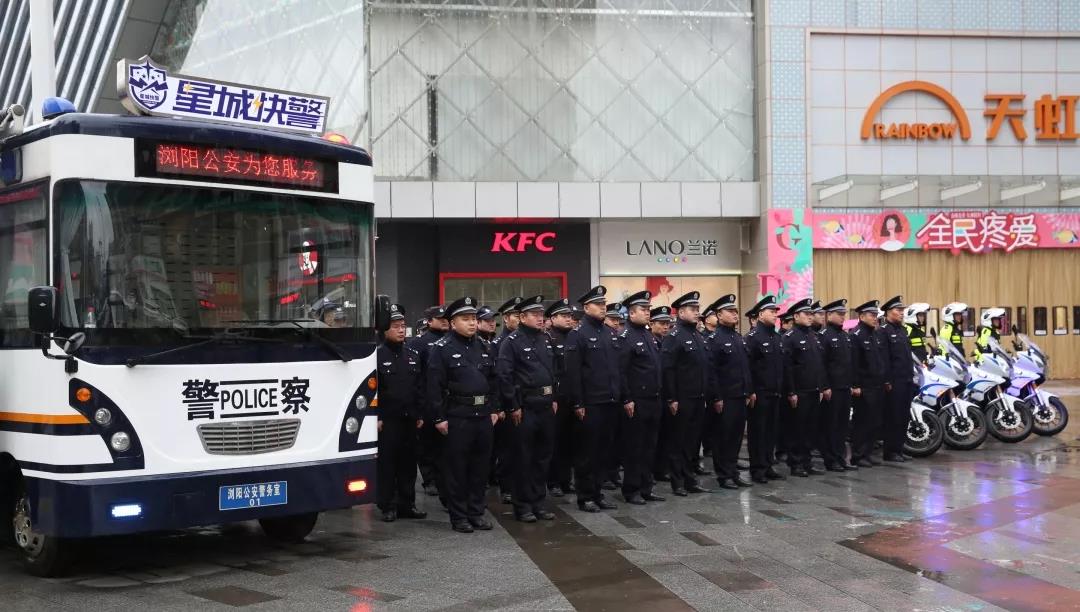森源鴻馬移動(dòng)警務(wù)室讓平安更有保障(圖3) 森源鴻馬移動(dòng)警務(wù)室讓平安更有保障(圖3)