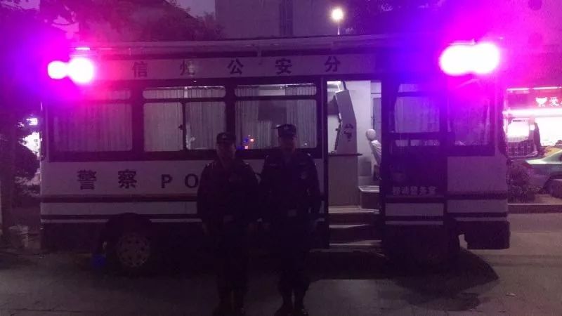 森源鴻馬移動(dòng)警務(wù)室為饒城街頭增設(shè)了一道靚麗“警色”！(圖4)