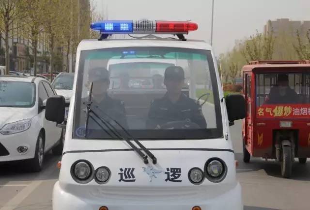 森源鴻馬電動巡邏車為群眾生活保駕護(hù)航(圖2) 森源鴻馬電動巡邏車為群眾生活保駕護(hù)航(圖2)