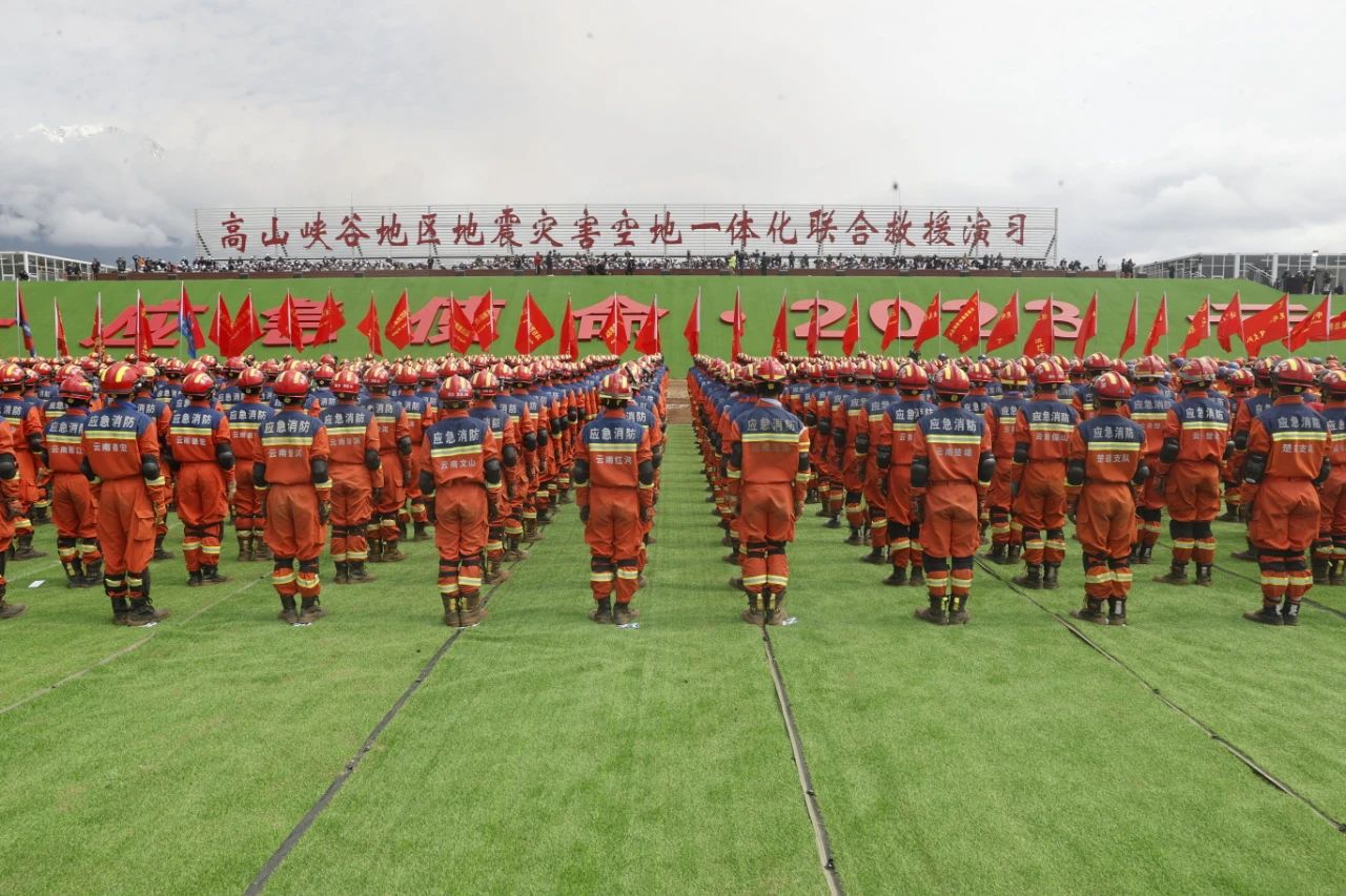 森源鴻馬指揮模塊化方艙完成“應(yīng)急使命·2023”高山峽谷地區(qū)地震災(zāi)害救援演習(xí)(圖1) 森源鴻馬指揮模塊化方艙完成“應(yīng)急使命·2023”高山峽谷地區(qū)地震災(zāi)害救援演習(xí)(圖1)