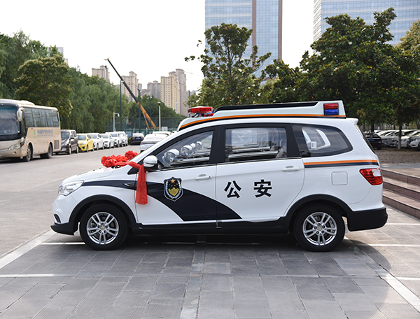河南駐馬店采購(gòu)電動(dòng)巡邏車(圖4) 河南駐馬店采購(gòu)電動(dòng)巡邏車(圖4)