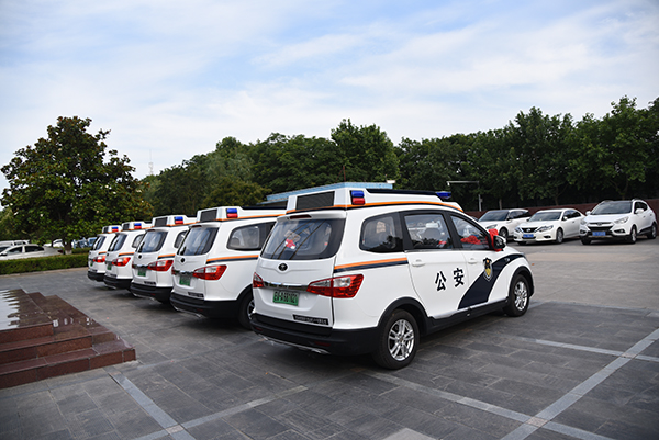 河南駐馬店采購(gòu)電動(dòng)巡邏車(圖7) 河南駐馬店采購(gòu)電動(dòng)巡邏車(圖7)