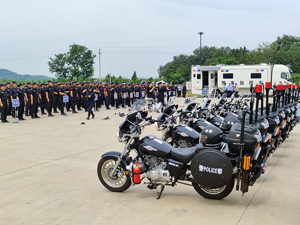 森源鴻馬通信指揮車圓滿完成2023年河南公安巡特警南部協(xié)作區(qū)跨區(qū)域拉動(dòng)演練(圖5) 森源鴻馬通信指揮車圓滿完成2023年河南公安巡特警南部協(xié)作區(qū)跨區(qū)域拉動(dòng)演練(圖5)