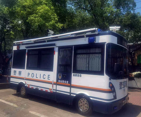 上海6臺智慧警務(wù)便民服務(wù)工作站正式“入警”(圖7)