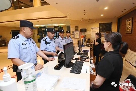 織密防控網(wǎng) 黑河公安亮利劍出重拳 全力守護萬家燈火(圖2) 織密防控網(wǎng) 黑河公安亮利劍出重拳 全力守護萬家燈火(圖2)